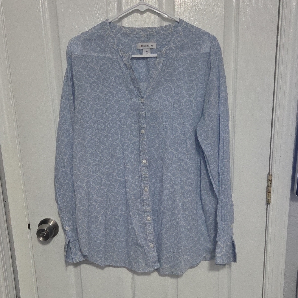 Liz Claiborne Blue Button Down Shirt